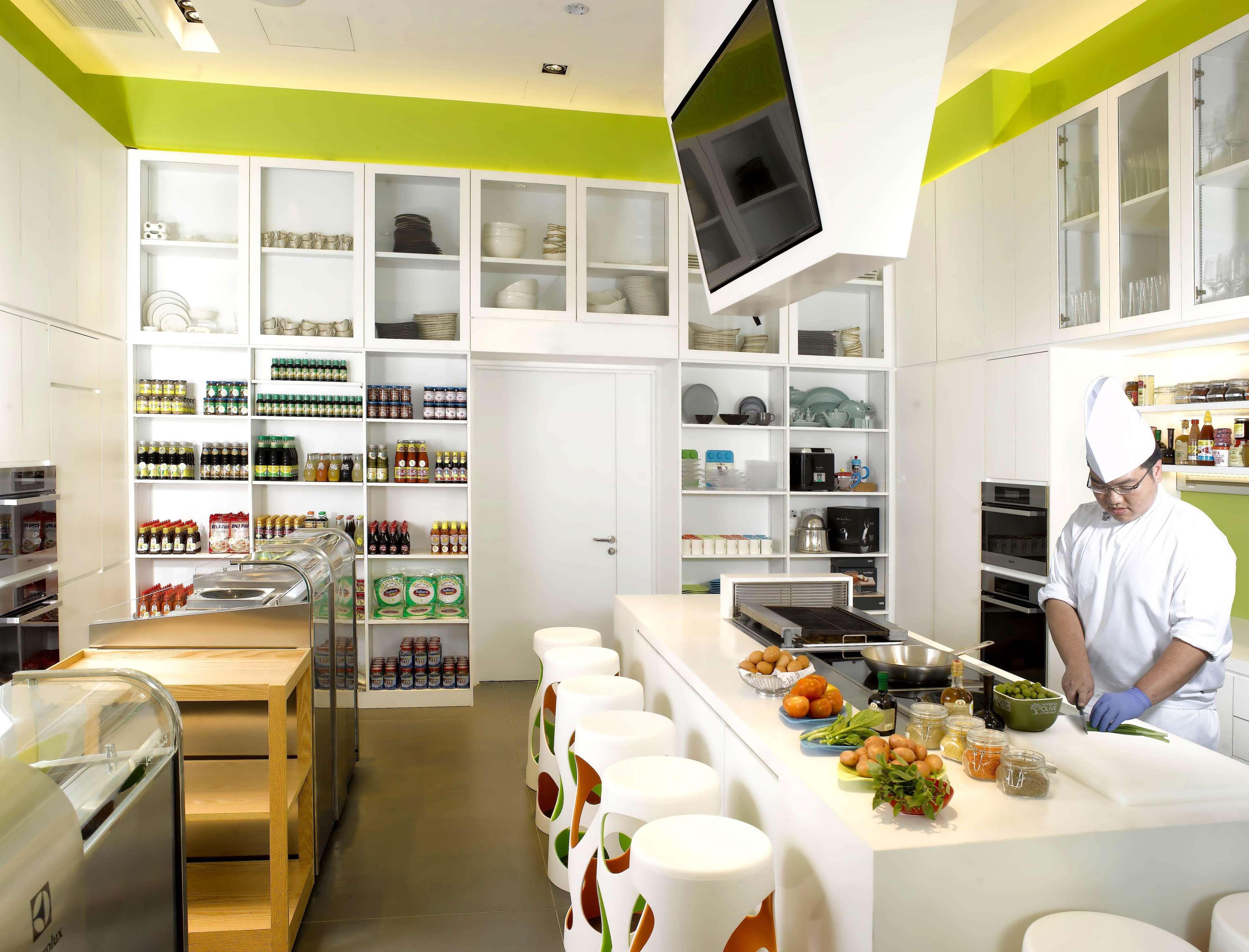 One Farrer Hotel Σιγκαπούρη Εξωτερικό φωτογραφία The kitchen at the restaurant